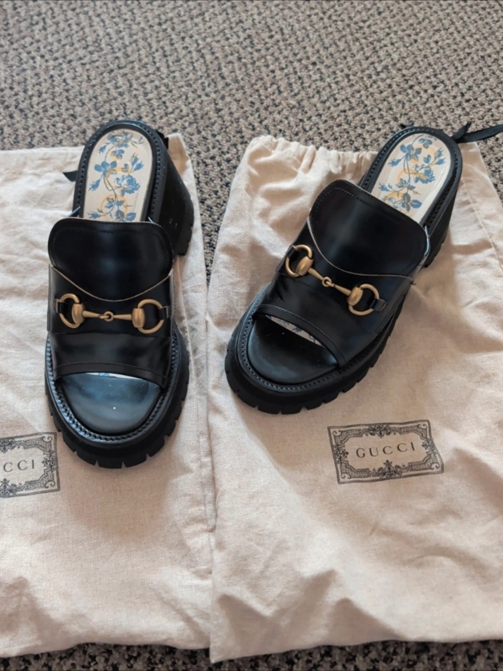 Gucci Black Leather Open-Toe Slide Sandals with Gold Horsebit